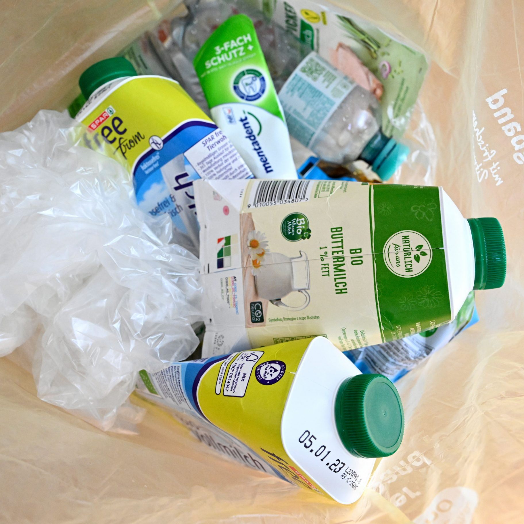 Die Abfallwirtschaft will recycelte Materialien besserstellen.