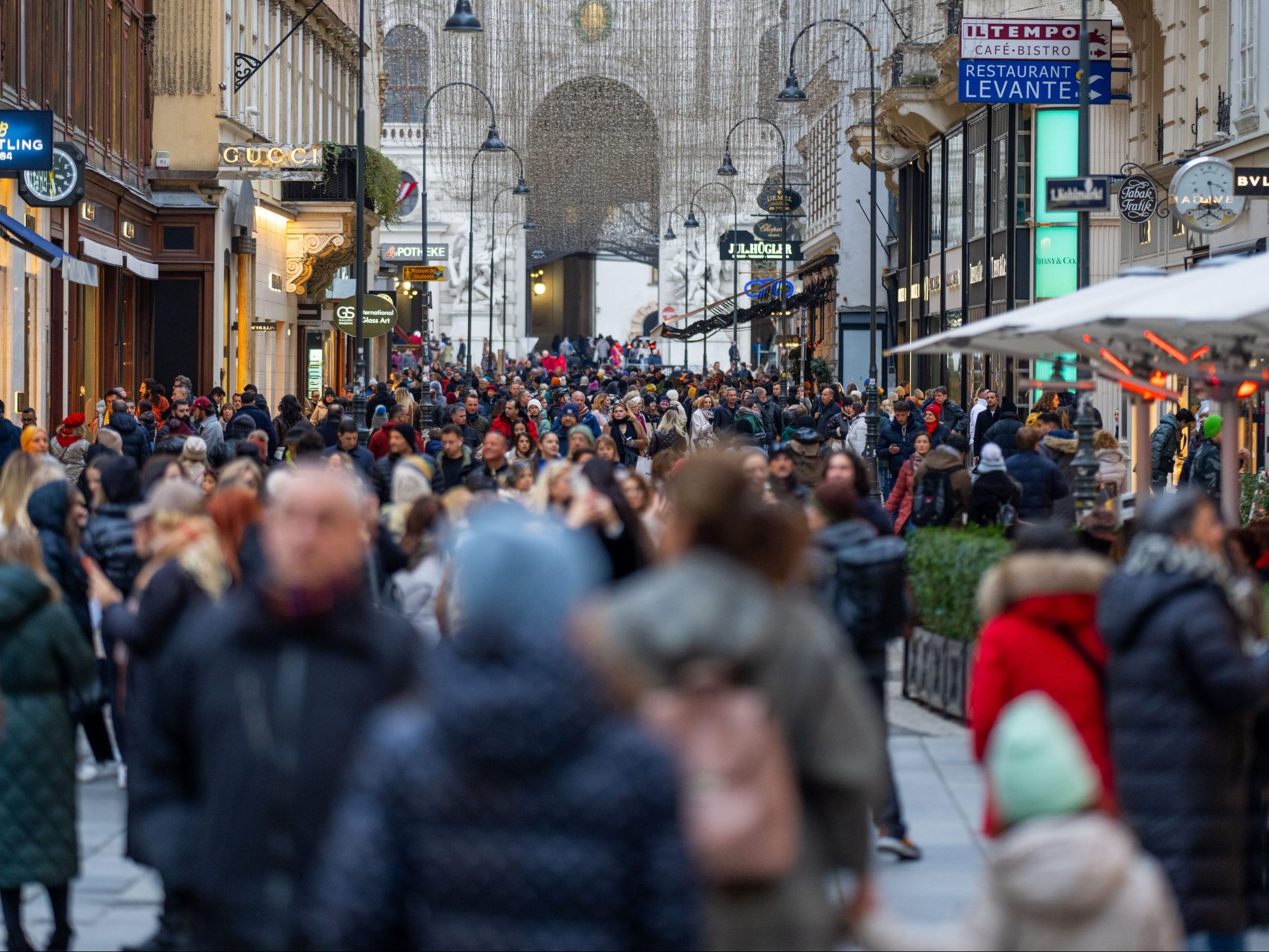 Der Wiener Kohlmarkt ist unter den teuersten Shoppingmeilen auf Rang 10. Der Wiener Kohlmarkt ist unter den teuersten Shoppingmeilen auf Rang 10.