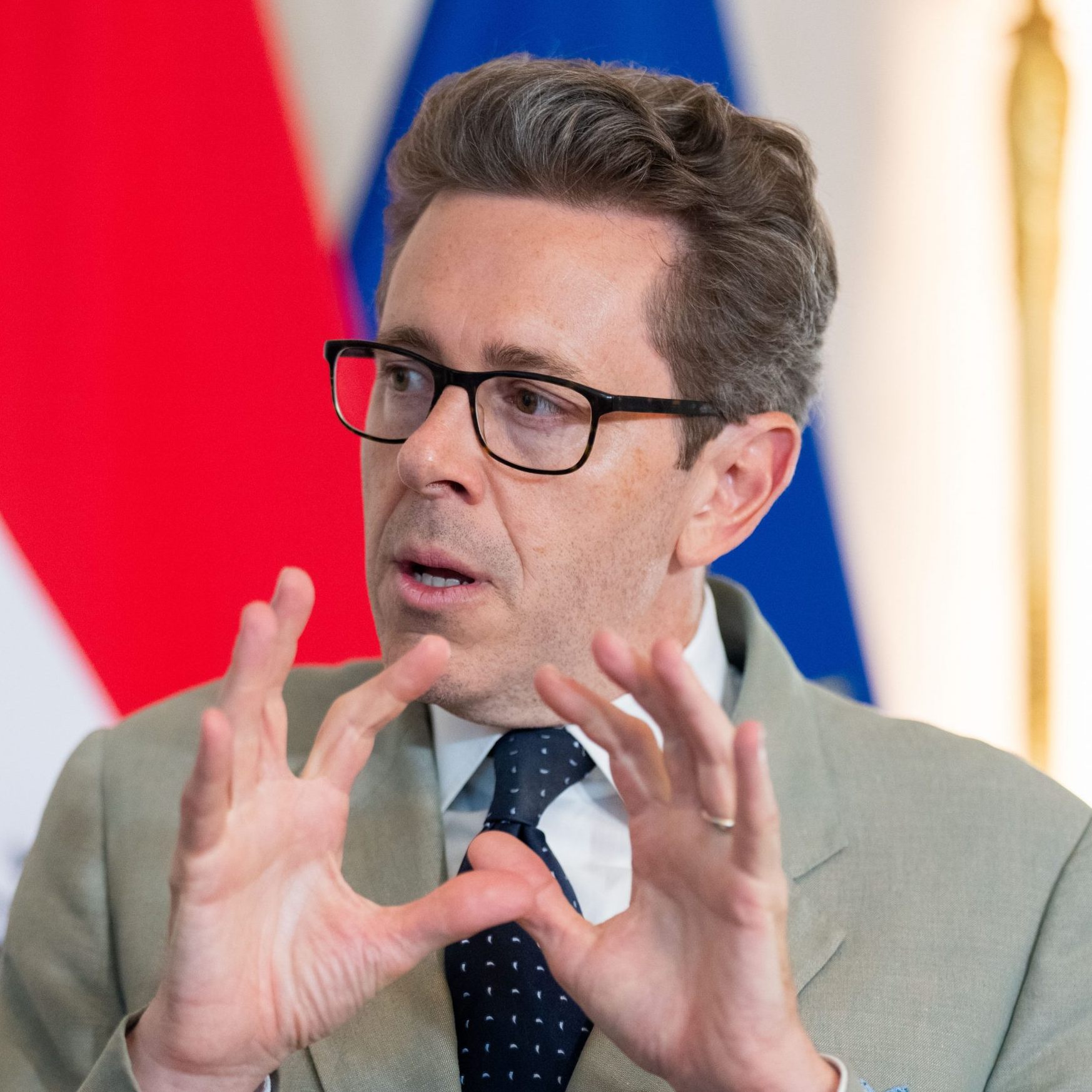 WKÖ-Präsident Mahrer sieht Österreichs Wirtschaft enorm unter Druck.