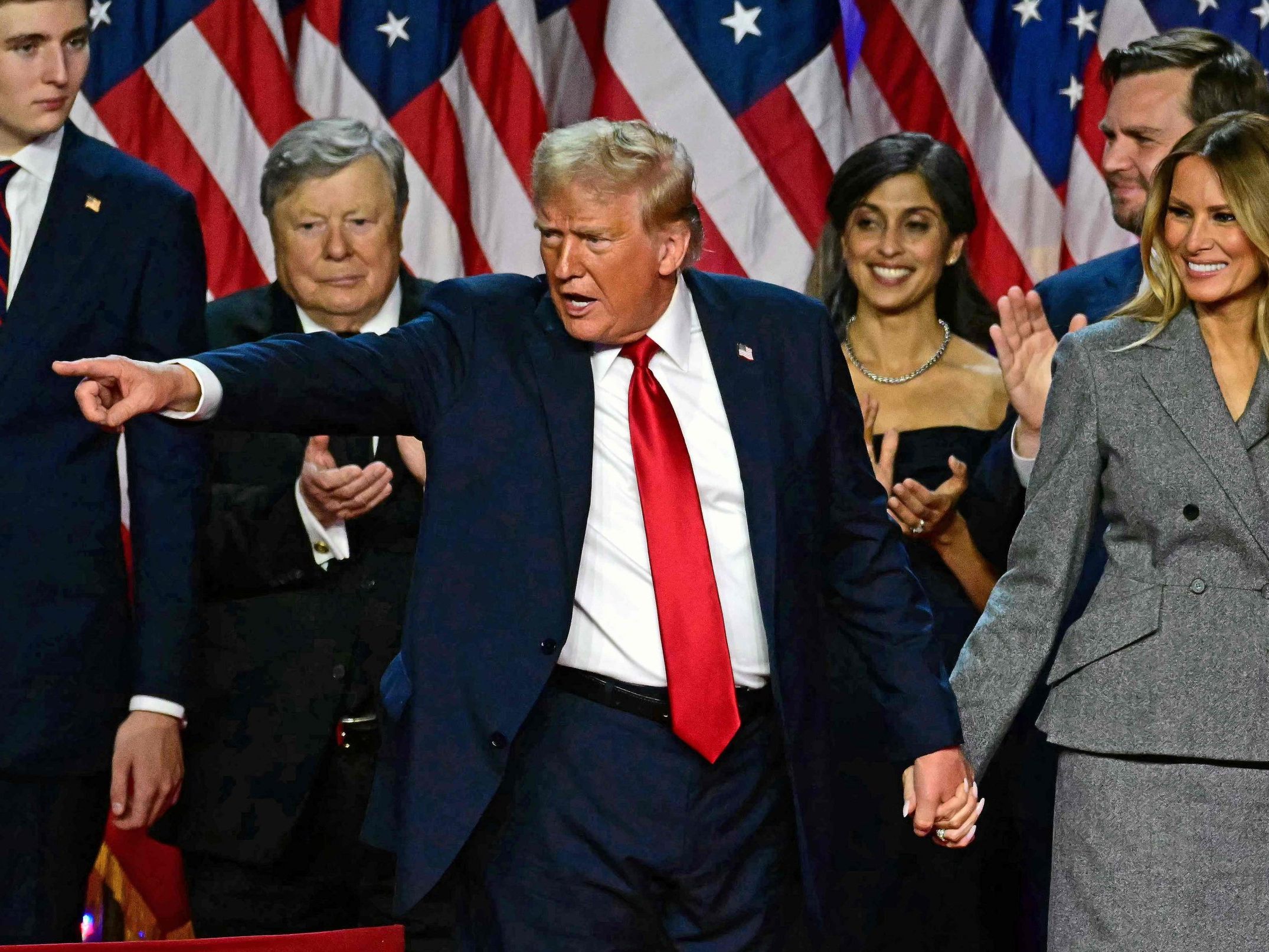 Statt einem erwarteten knappen Ergebnis gelingt Trump ein unerwarteter Durchmarsch