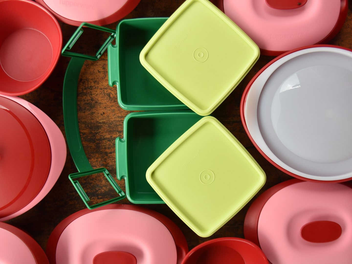 Tupperware Österreich hat Anfang Oktober ein Insolvenzverfahren ohne Eigenverwaltung angemeldet, wobei eine Fortführung geplant ist. Tupperware Österreich hat Anfang Oktober ein Insolvenzverfahren ohne Eigenverwaltung angemeldet, wobei eine Fortführung geplant ist.