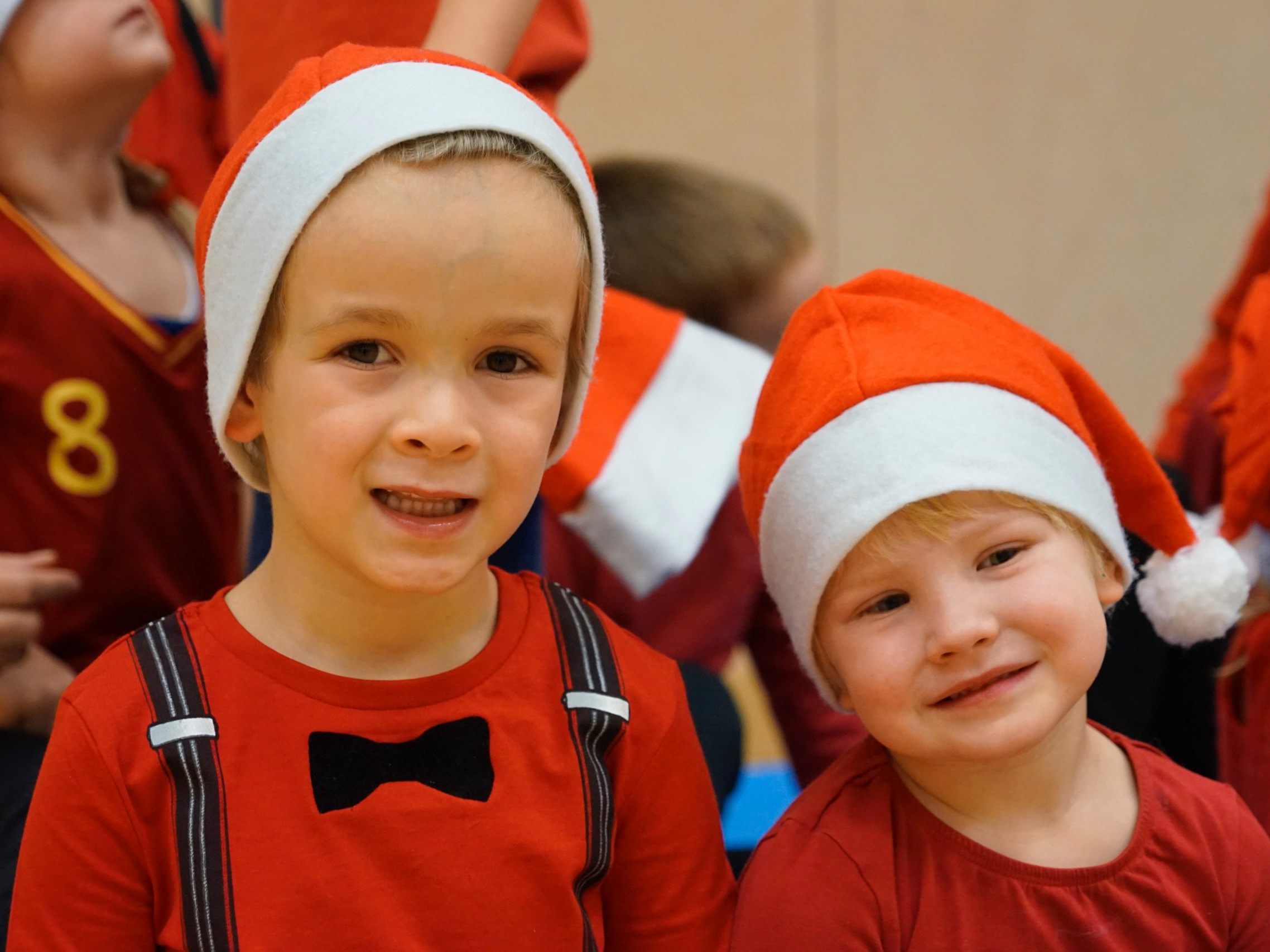 Der Nikolaus kommt. Der Nikolaus kommt.