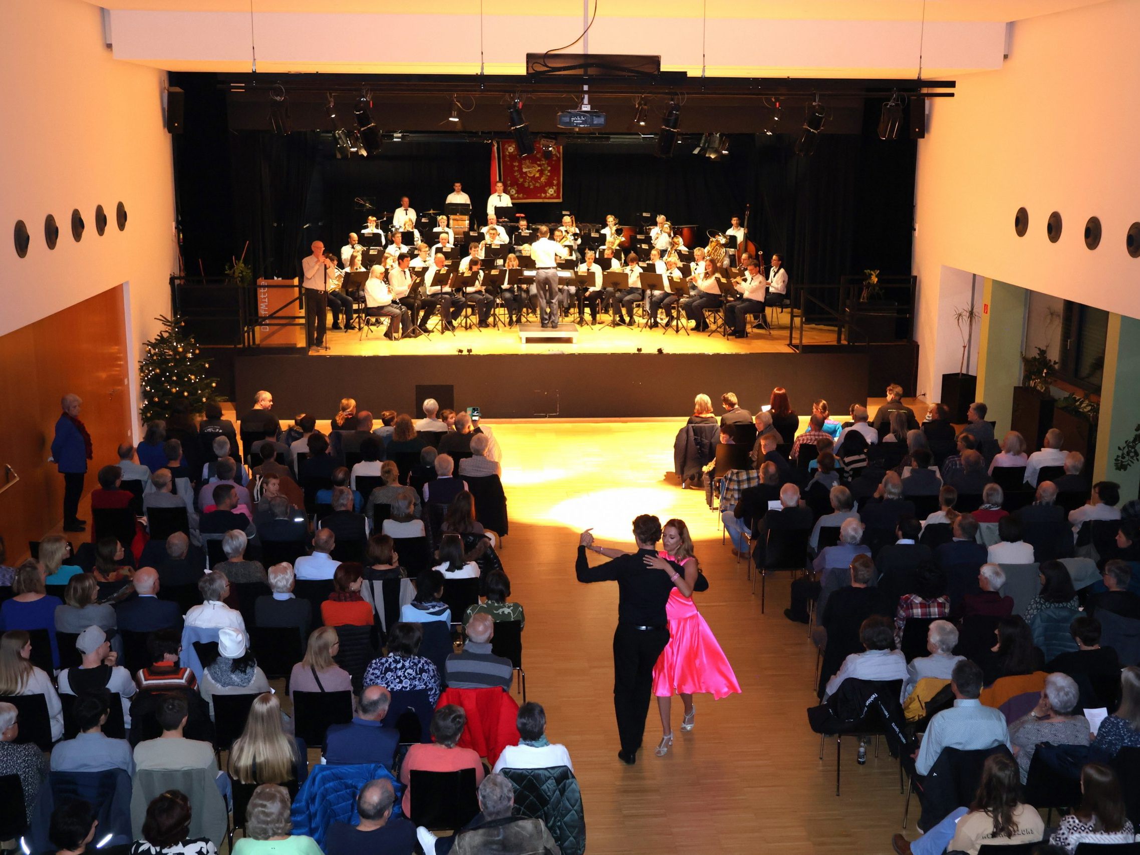 Hochklassig, kurzweilig, unterhaltsam: Das Herbstkonzert des SMV Koblach. Hochklassig, kurzweilig, unterhaltsam: Das Herbstkonzert des SMV Koblach.