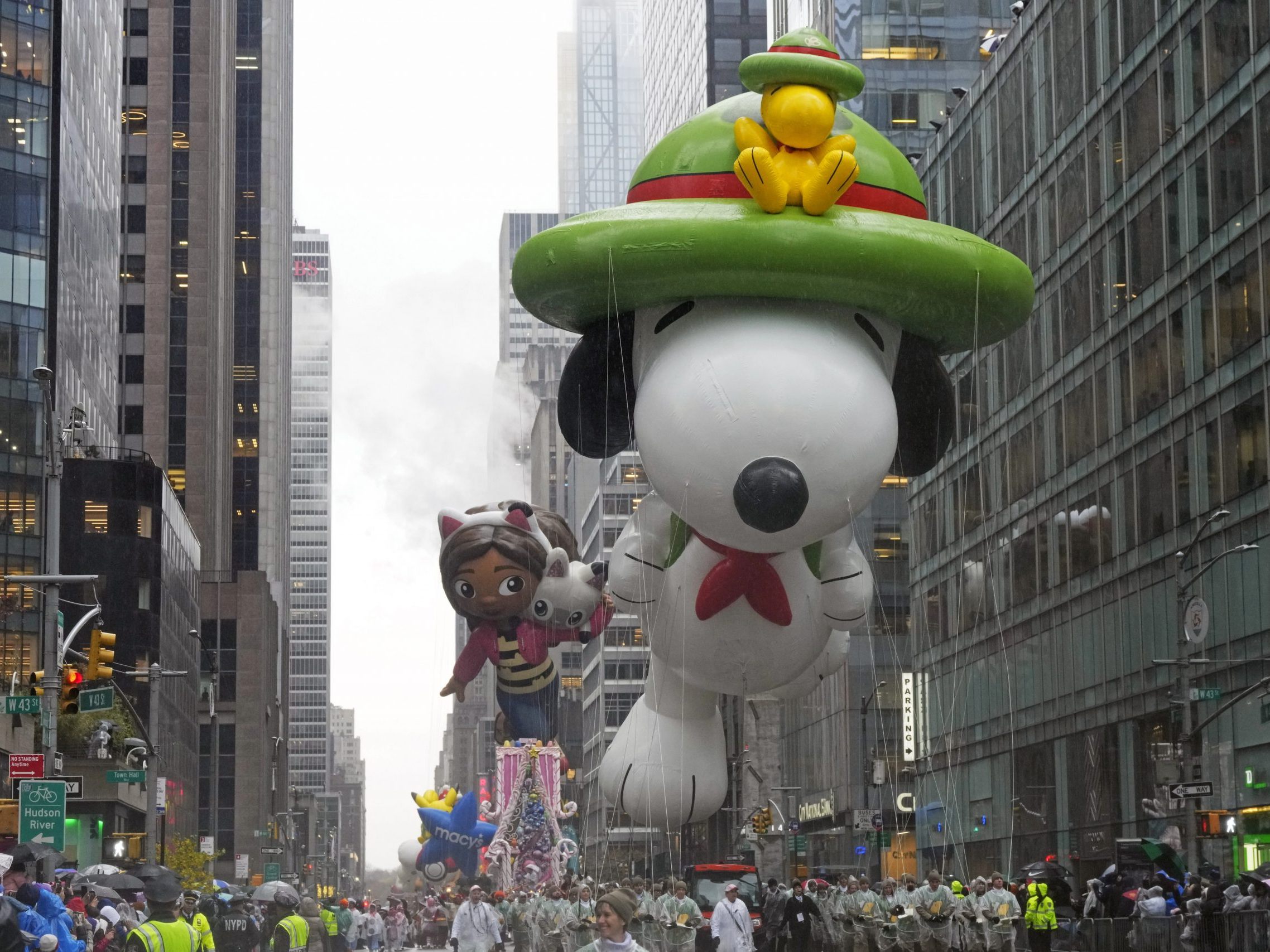Auch Snoopy war als Ballon dabei.