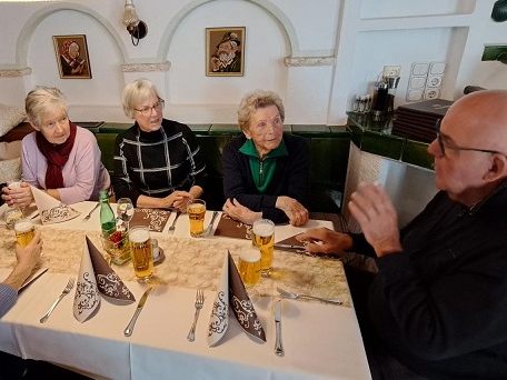 Der PVÖ Mäder holte sich Weihnachtsstimmung im Krippenmuseum.