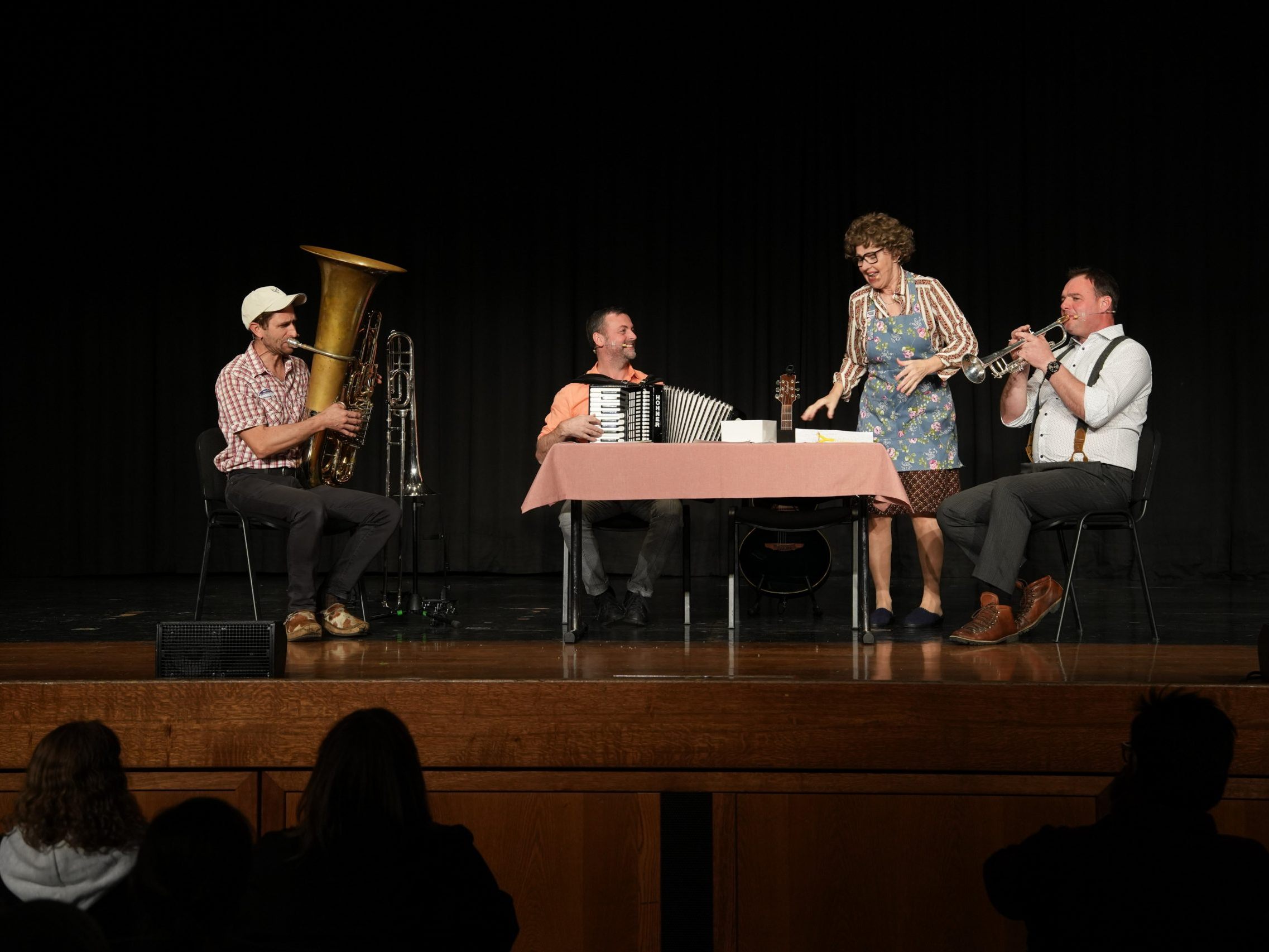 Gabi Fleisch mit ihren Musikern Stefan Bär, Simon Gmeiner und Kurt Lipburger. Gabi Fleisch mit ihren Musikern Stefan Bär, Simon Gmeiner und Kurt Lipburger.