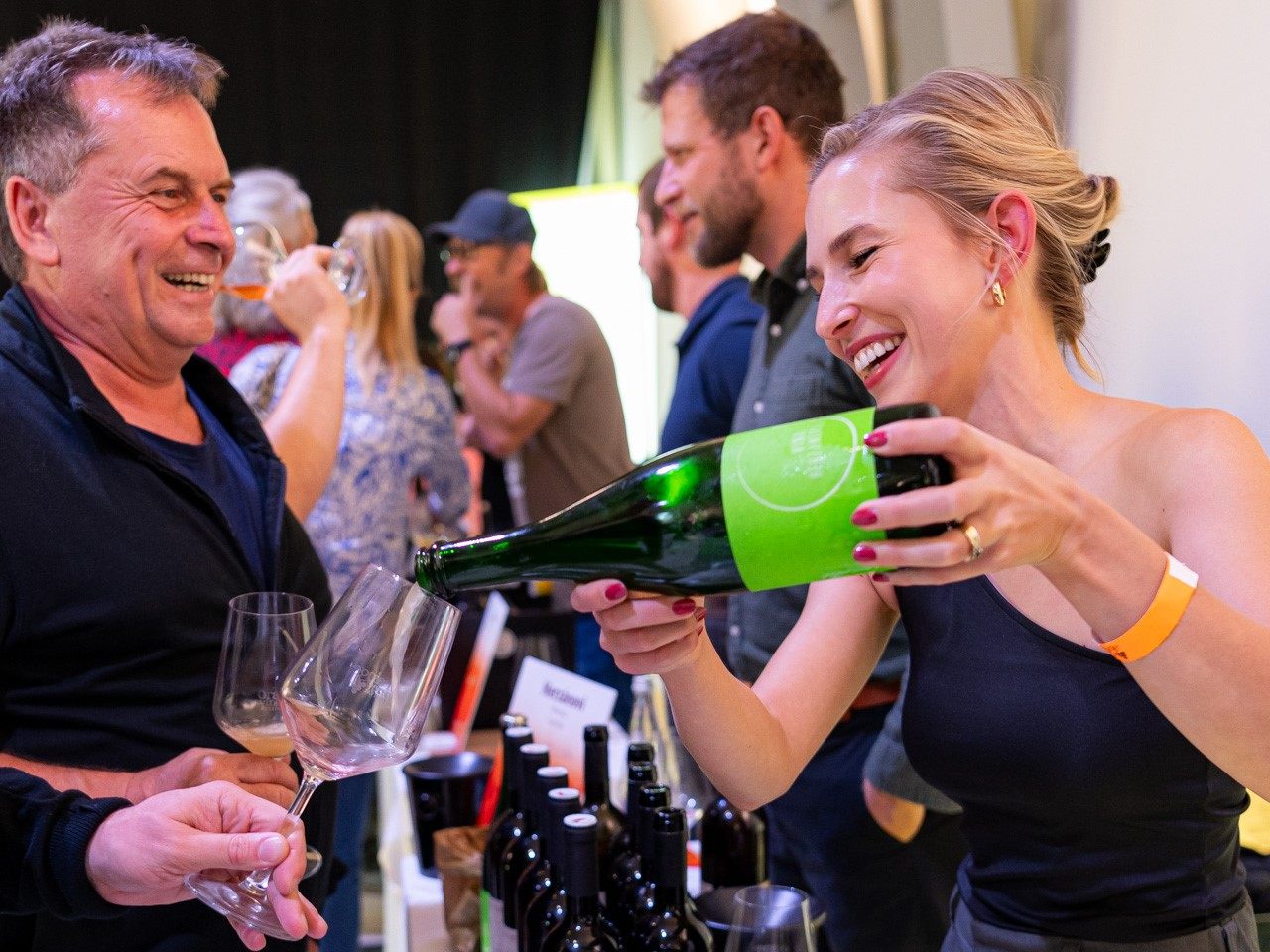 Rund 350 Naturweine aus ganz Europa gibt es beim "Nature in the Glass by Orange Wine Festival" im Wiener MQ zu verkosten.