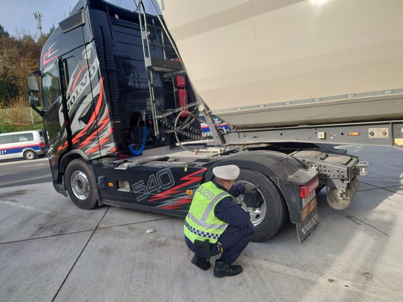 Schwerpunktkontrolle der Polizei auf der A2. Schwerpunktkontrolle der Polizei auf der A2.
