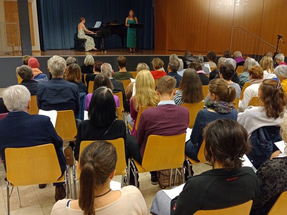 Lisa Maria Schachtschneider (l.) und Eva-Maria Heinzle Lisa Maria Schachtschneider (l.) und Eva-Maria Heinzle