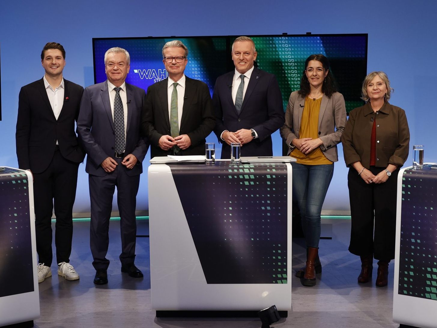 (v.l.n.r) NEOS-Klubobmann Niko Swatek, Landeshauptmann-Stv. Anton Lang (SPÖ), der Landeshauptmann der Steiermark, Christopher Drexler (ÖVP), FPÖ Landesparteiobmann Mario Kunasek, Grüne-Klubobfrau Sandra Krautwaschl und KPÖ-Klubobfrau Claudia Klimt-Weithaler.