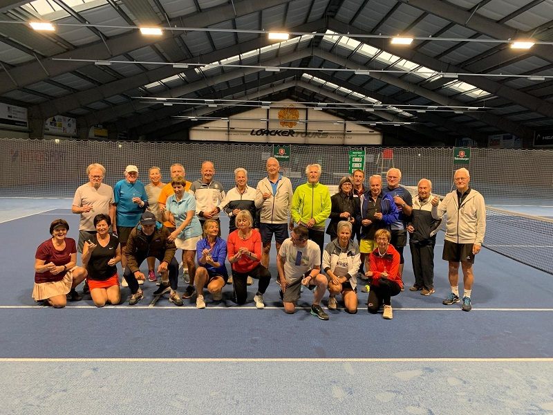 Im PVÖ-Tennis-Treff wurde auf den Fasching angestoßen. Im PVÖ-Tennis-Treff wurde auf den Fasching angestoßen.