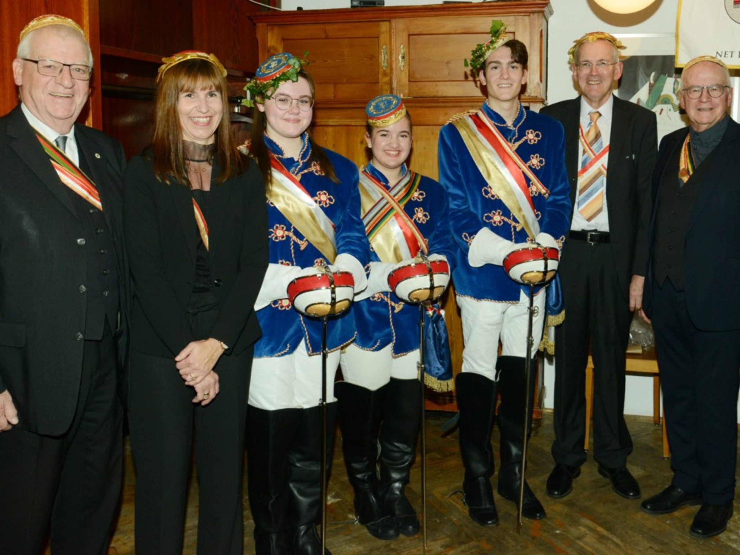 Wolfgang Türtscher, Tanja Handle, Marie Hammerer, Sophia Stieger, Jonas Prenn, Peter Nachbaur und Gerold Konzett bei der Verleihung.