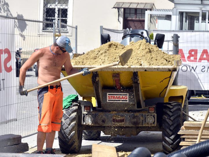 Die Hitzefrei-Regel braucht eine gesetzliche Verankerung, so die Baugewerkschaft.