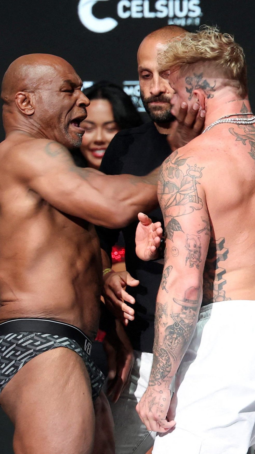 Ohrfeige von Mike Tyson für Jake Paul.