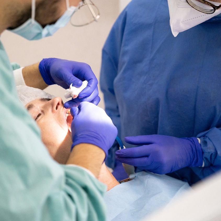 Die Kasse bessert ihr Angebot an Zahnärzte nach.