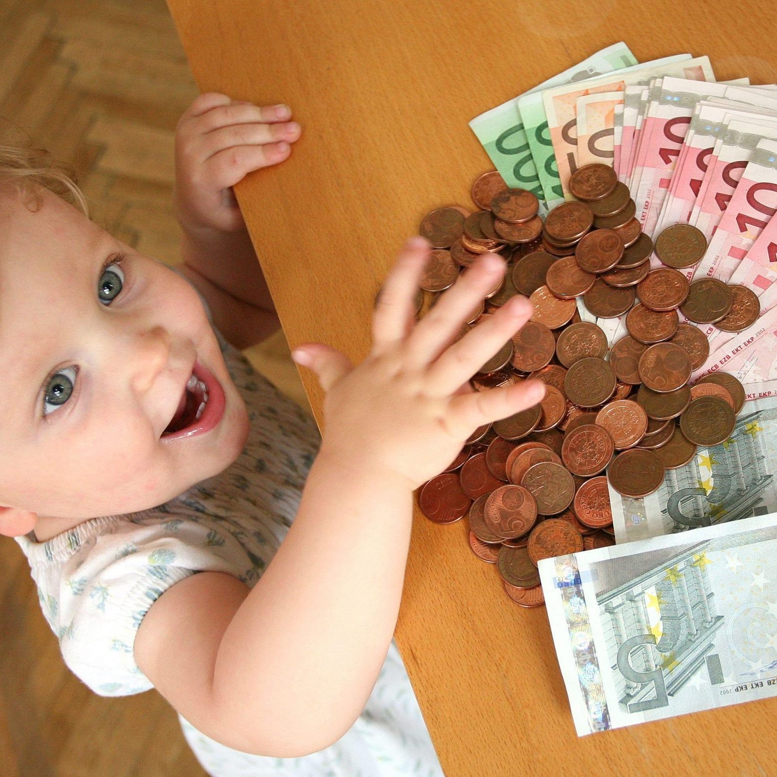 Die Familienbeihilfe wird 2025 angehoben.