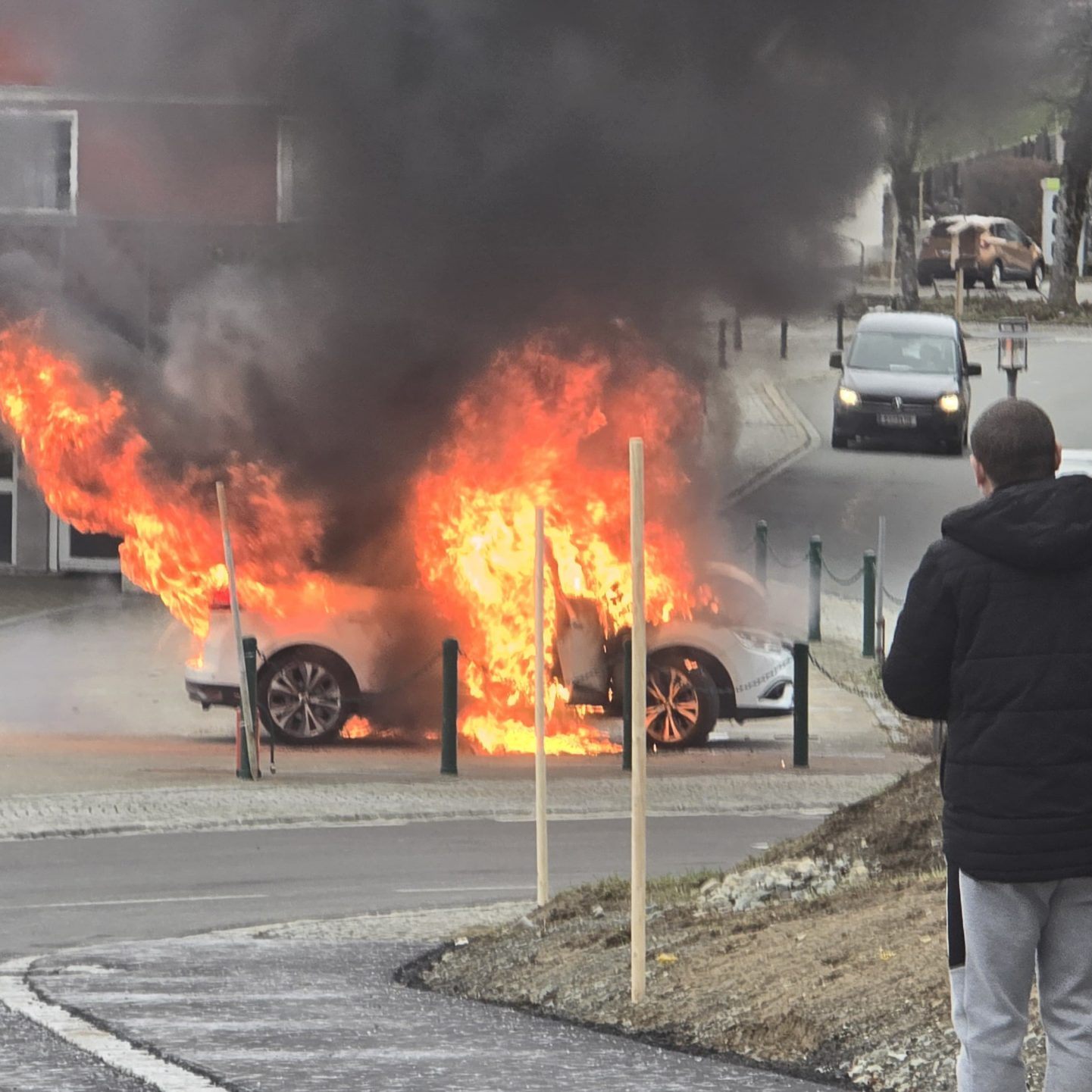 Fahrzeug brannte lichterloh
