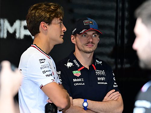 Max Verstappen/r ist nicht gut auf George Russell/l zu sprechen/Archiv Max Verstappen/r ist nicht gut auf George Russell/l zu sprechen/Archiv