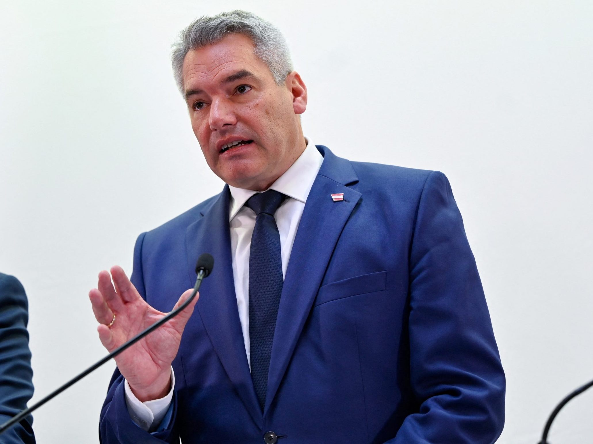 Nehammer telefonierte mit EU-Ratspräsident Costa zur Lage in Syrien. Nehammer telefonierte mit EU-Ratspräsident Costa zur Lage in Syrien.