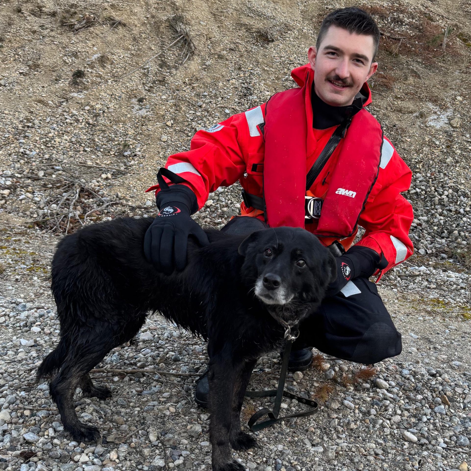 Hündin Sarah konnte von der Feuerwehr in Sicherheit gebracht werden.