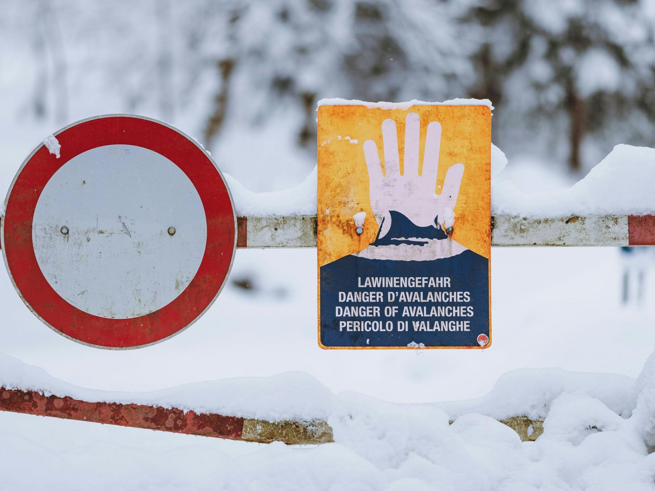 Mit Neuschnee und Wind Anstieg der Lawinengefahr