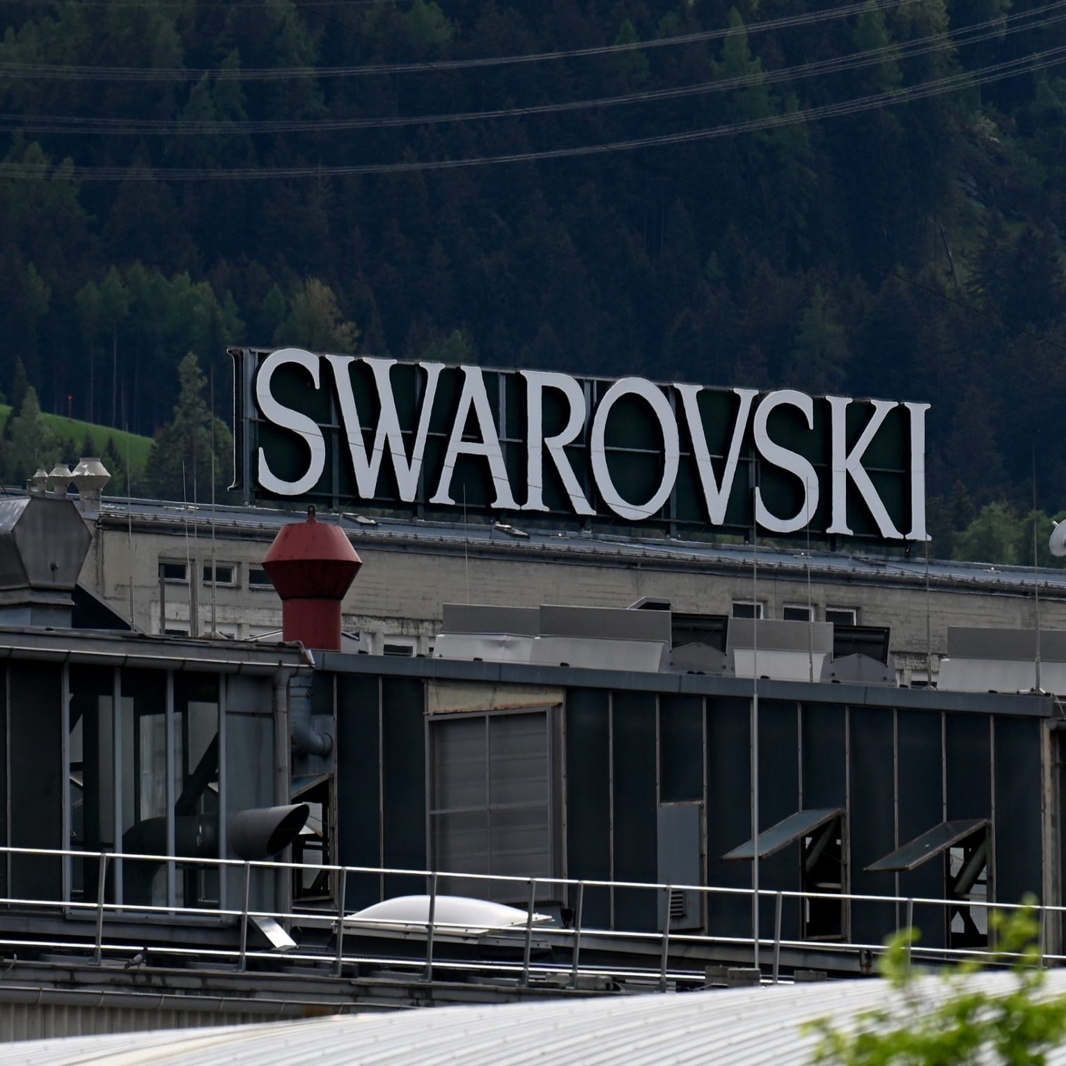 Laut Wirtschaftsmagazin "trend" steht auch bei Swarovski ein Stellenabbau bevor.
