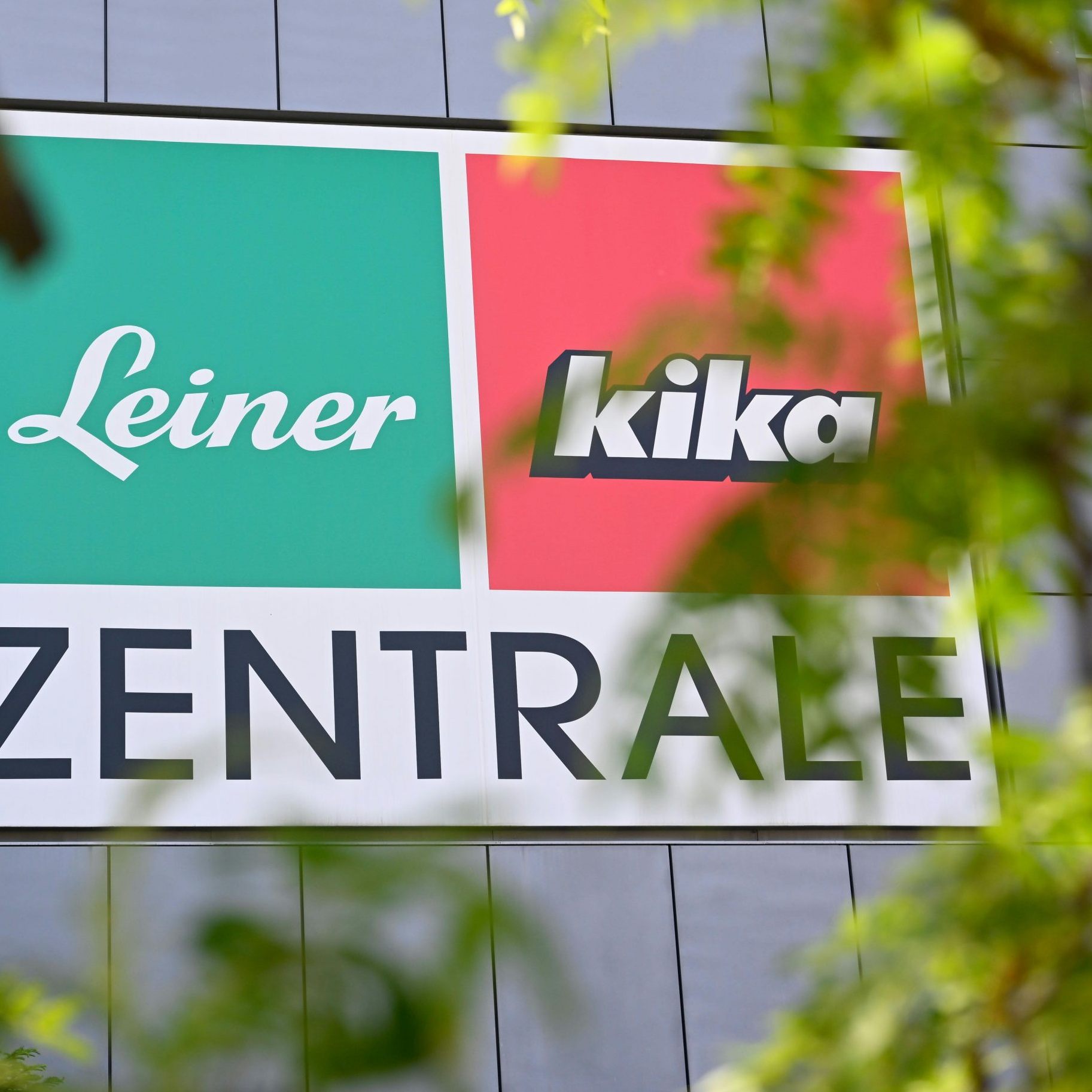 Bei länger dauernden Bestellungen soll es offenbar keine Möbelauslieferung mehr geben.