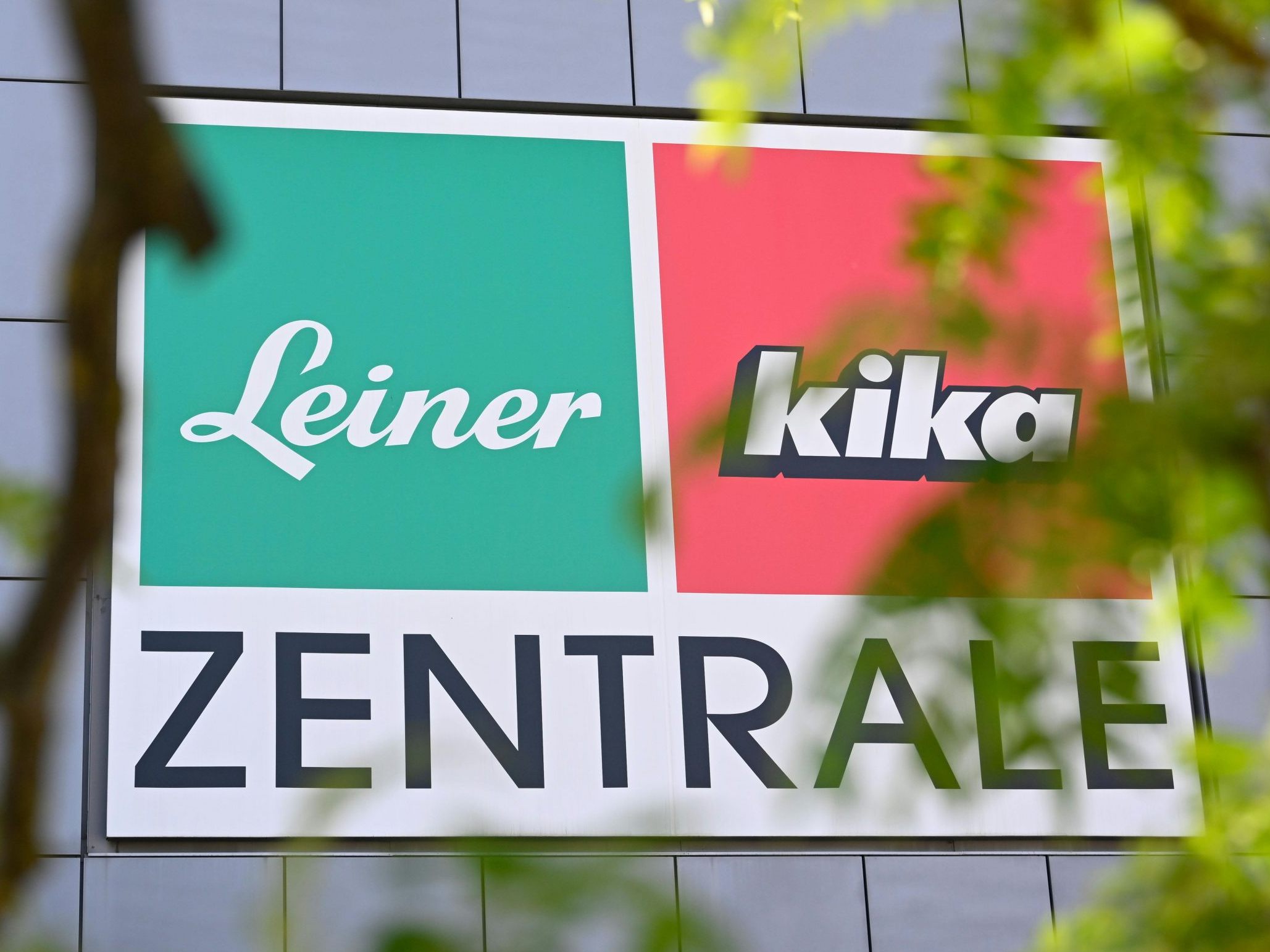 Keine Arbeitsstiftung richtet das Land NÖ ein. Keine Arbeitsstiftung richtet das Land NÖ ein.