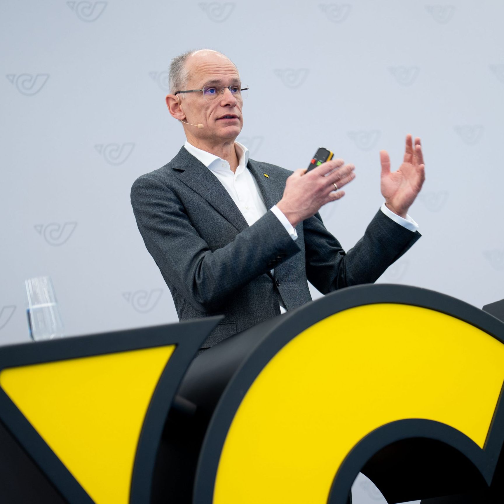 Post-Chef Oblin sieht die Post gut auf Weihnachten vorbereitet.