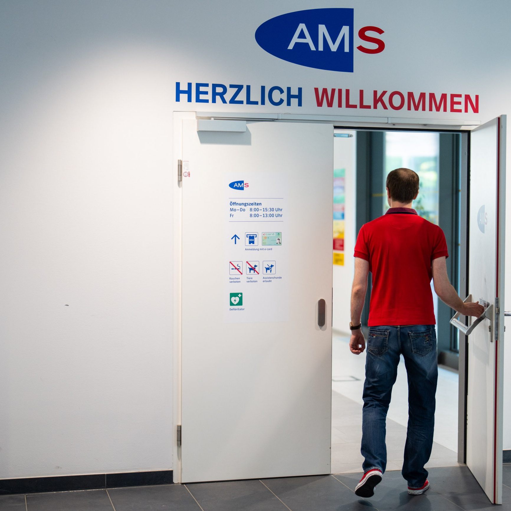 Arbeitslosigkeit nahm zu.