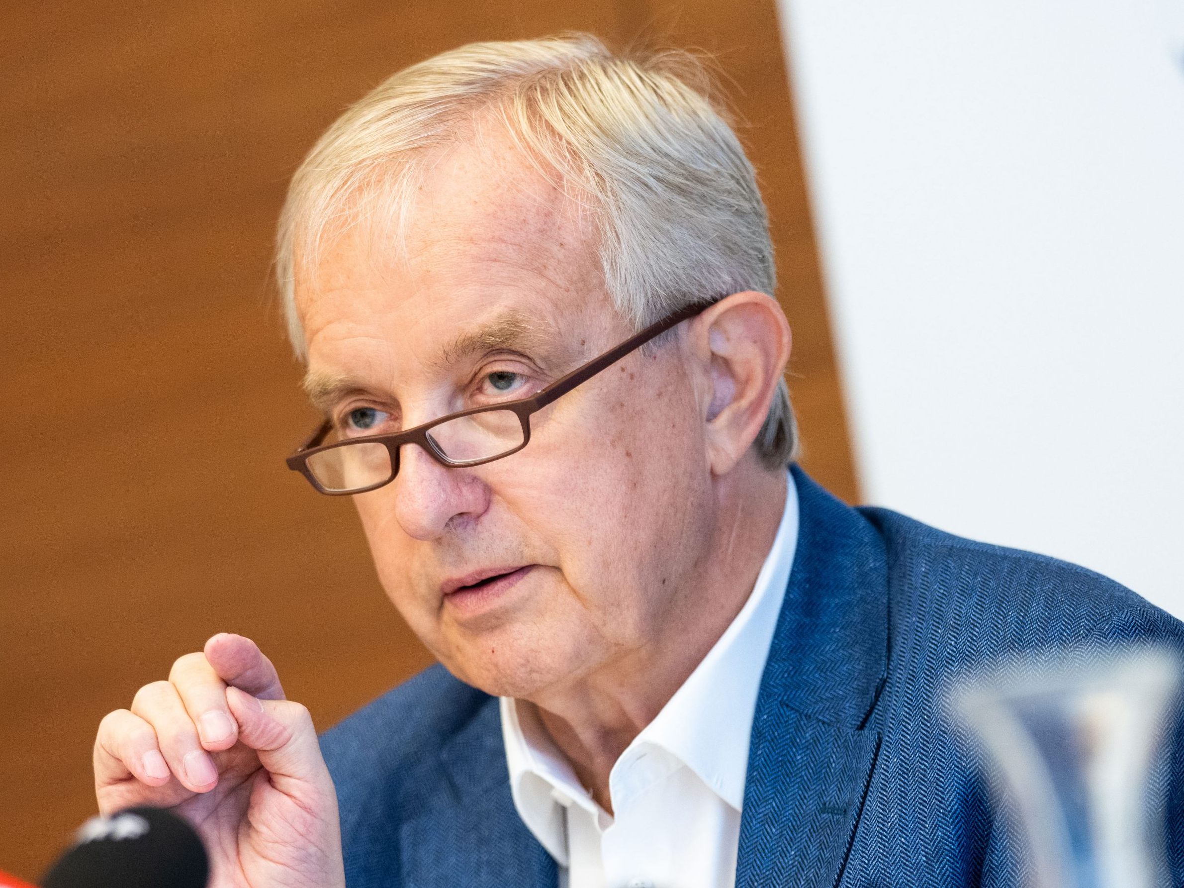 Ärztekammer-Präsident Steinhart fordert einen Runden Tisch. Ärztekammer-Präsident Steinhart fordert einen Runden Tisch.