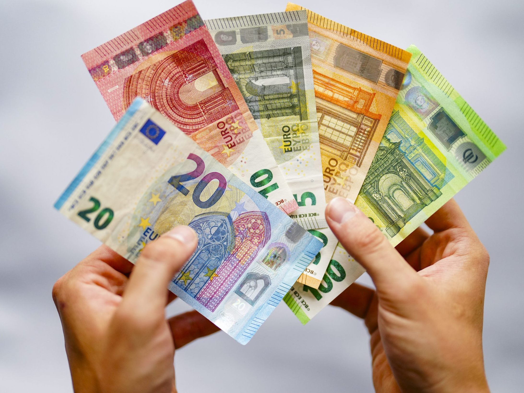 Im Vergleich zum Vorjahr hat die Zahl an Einkommensverlierern abgenommen. Im Vergleich zum Vorjahr hat die Zahl an Einkommensverlierern abgenommen.