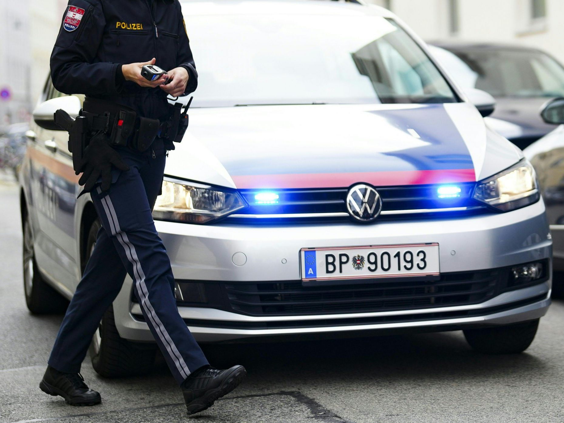 Ein Mann zeigte in Wien den Hitlergruß. Ein Mann zeigte in Wien den Hitlergruß.