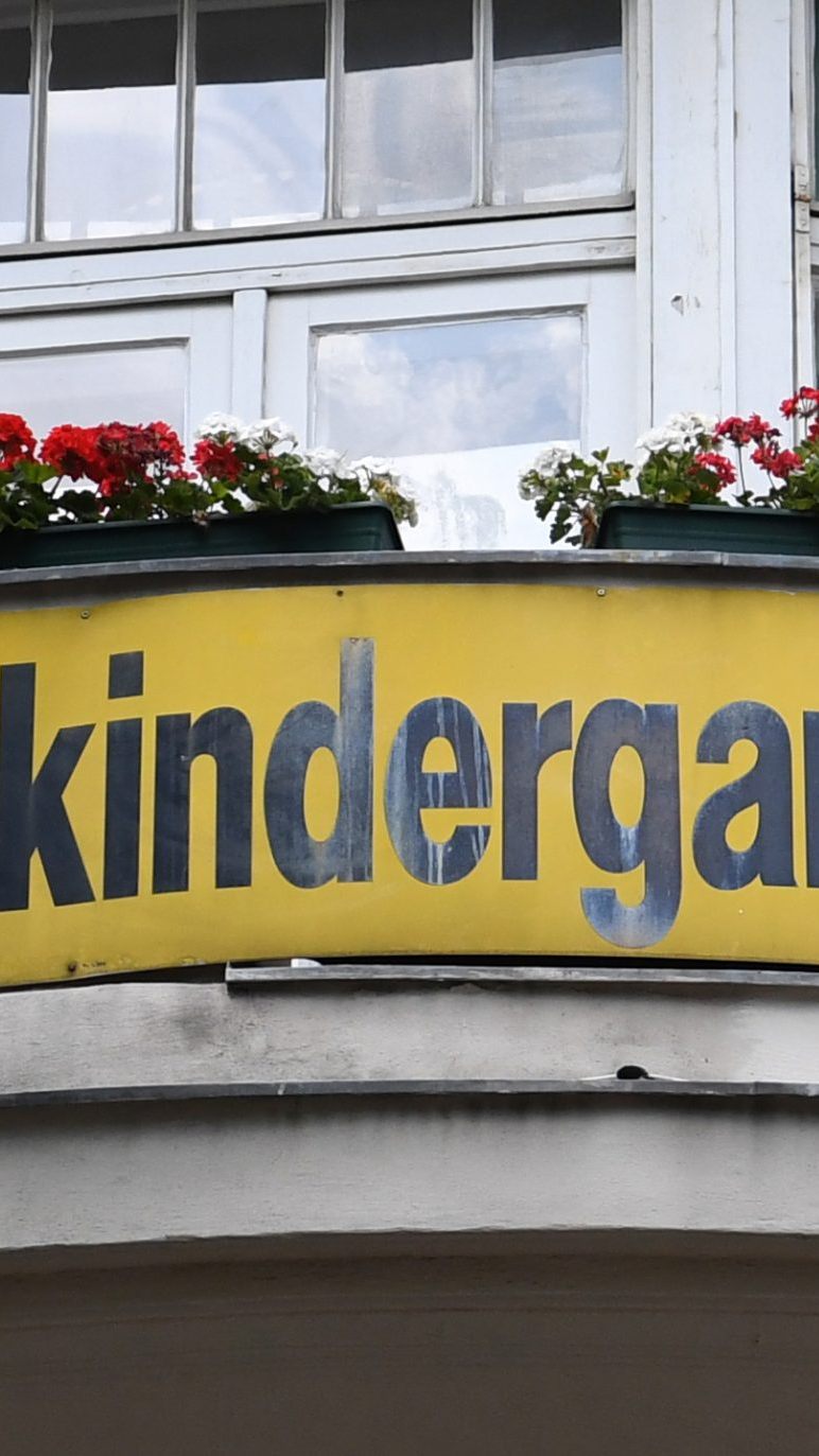 In privaten Einrichtungen gibt es vier Prozent mehr Gehalt.