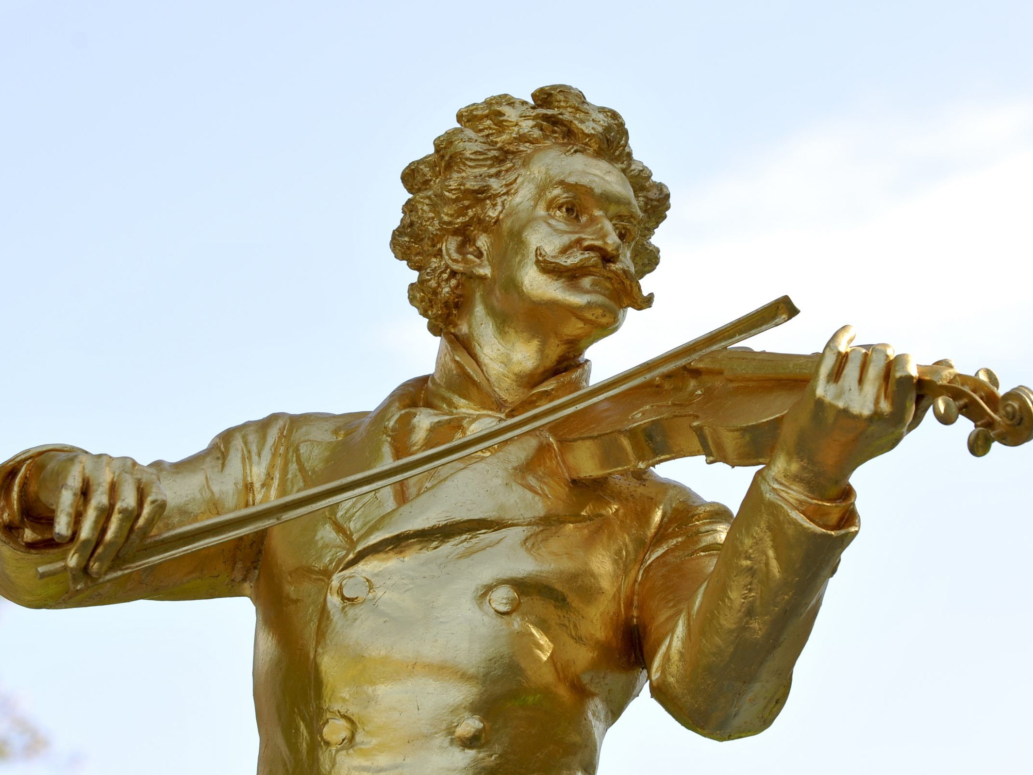Der Wiener Walzerkönig war Melancholiker, Nichttänzer und gescheiterter Opernkomponist. Der Wiener Walzerkönig war Melancholiker, Nichttänzer und gescheiterter Opernkomponist.