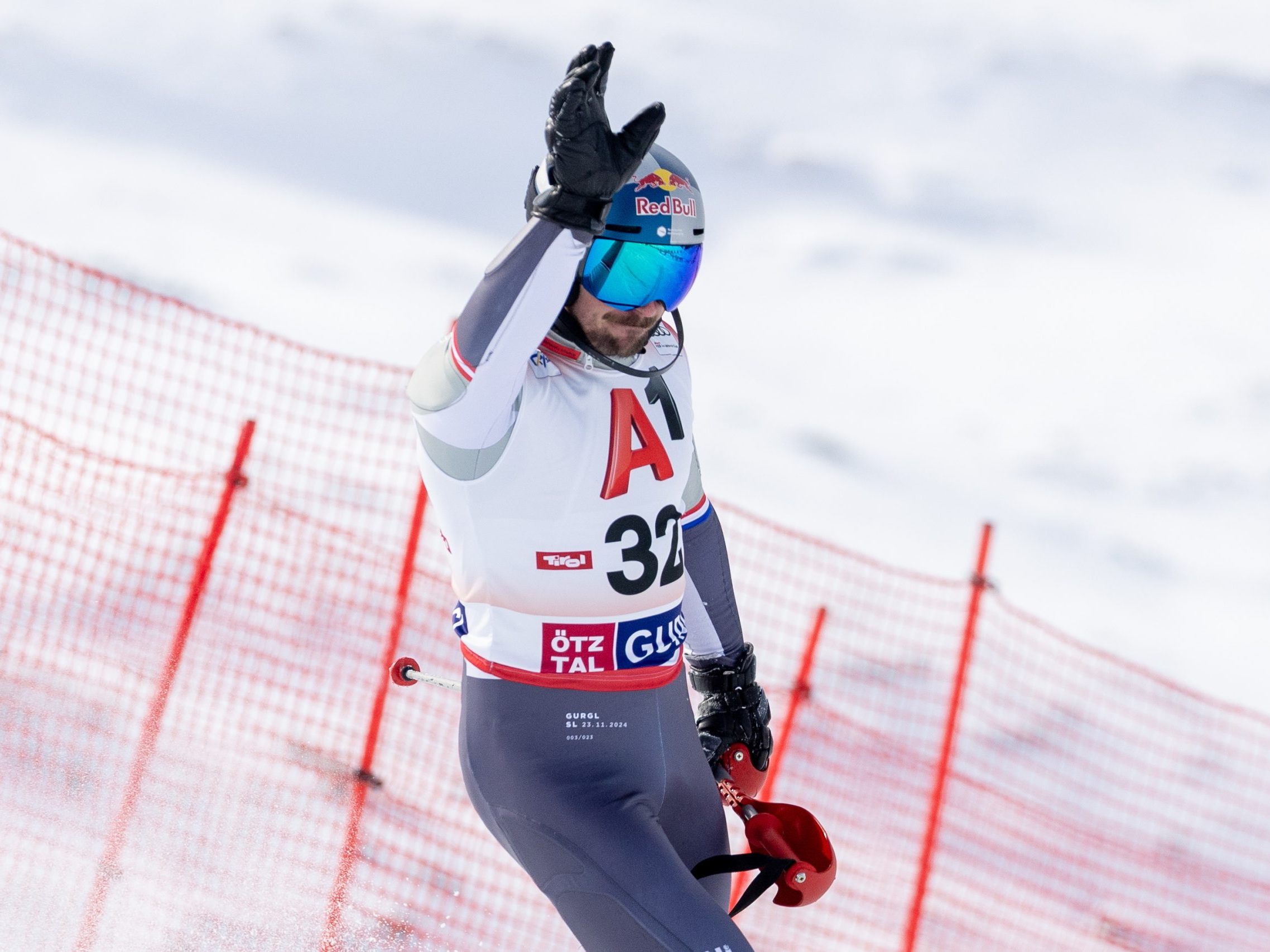 Marcel Hirscher ist mit einem Kreuzbandriss konfrontiert.