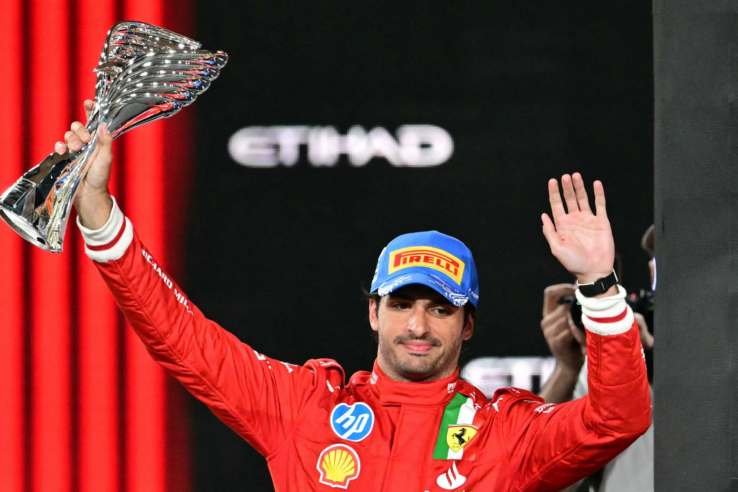 AUTO-PRIX-F1-UAE-PODIUM