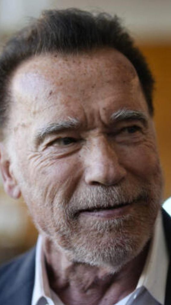Arnold Schwarzenegger in ungewohntem Look.