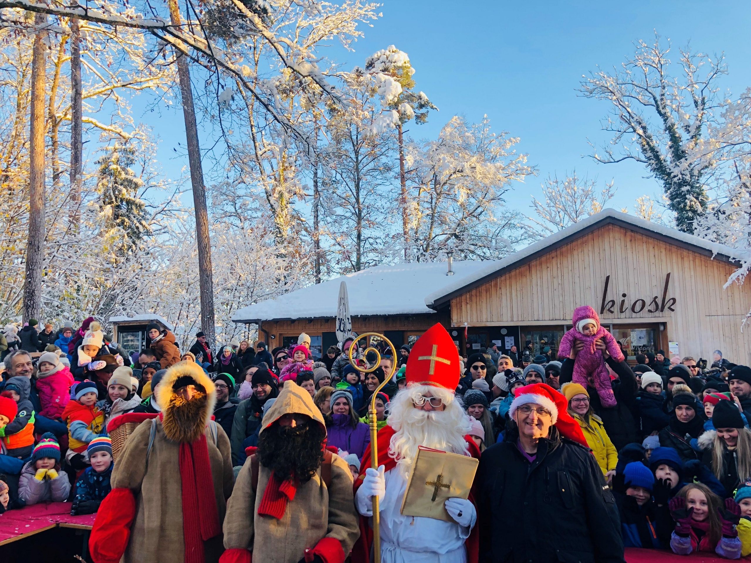 Der Nikolaus macht Halt im Wildpark.