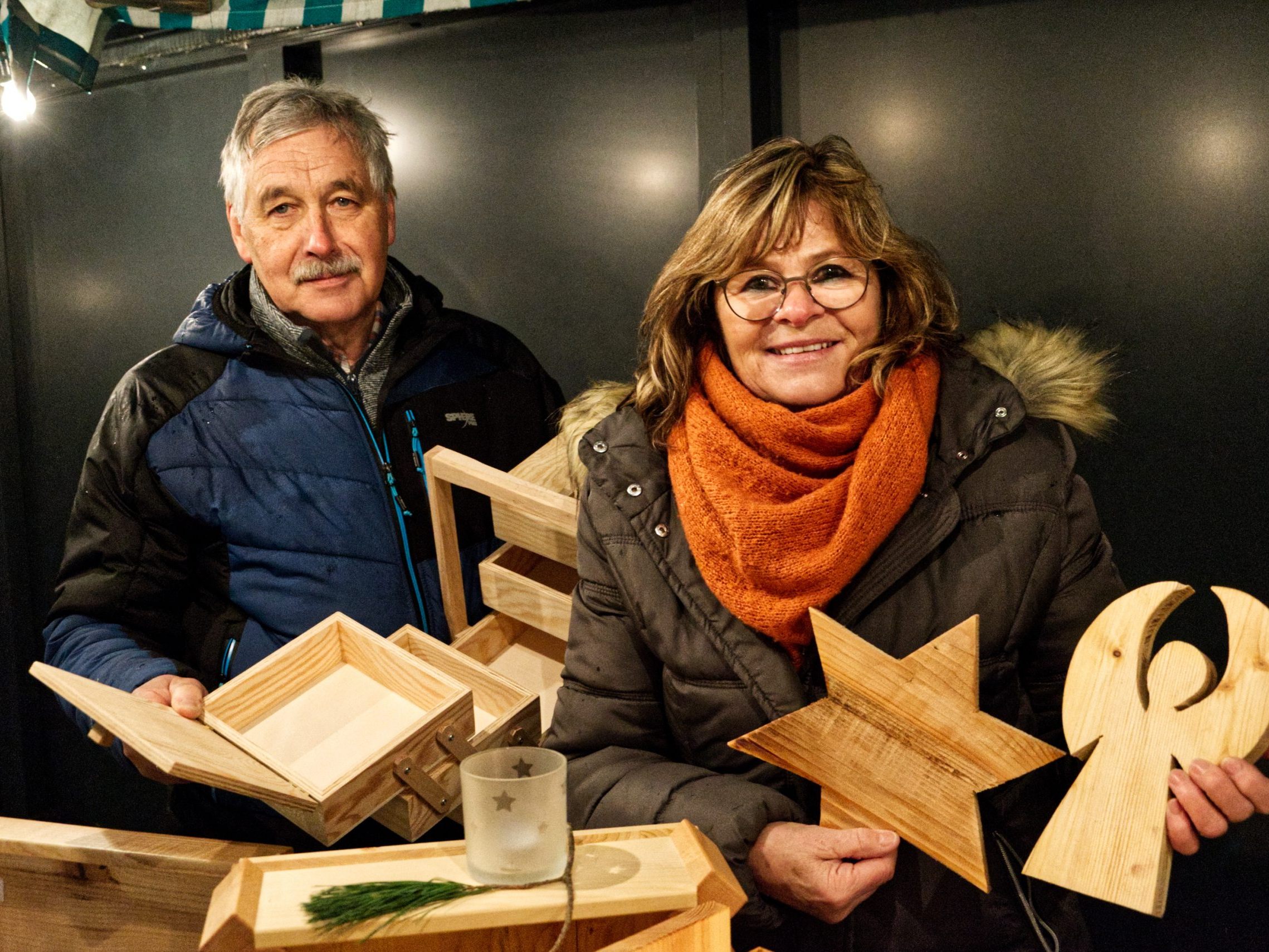 Helmut und Monika Moll von der Kolpingsfamilie Bludenz verkauften verschiedene Basteleien für den wohltätigen Zweck.