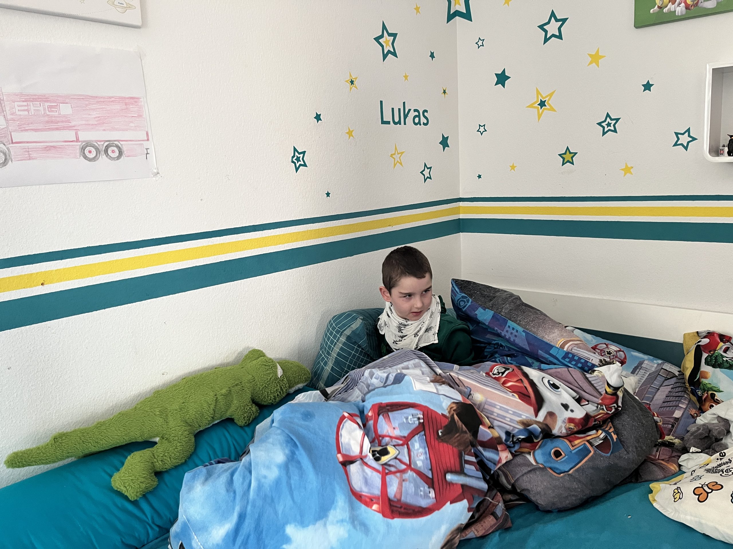 Lukas in seinem Kinderzimmer.