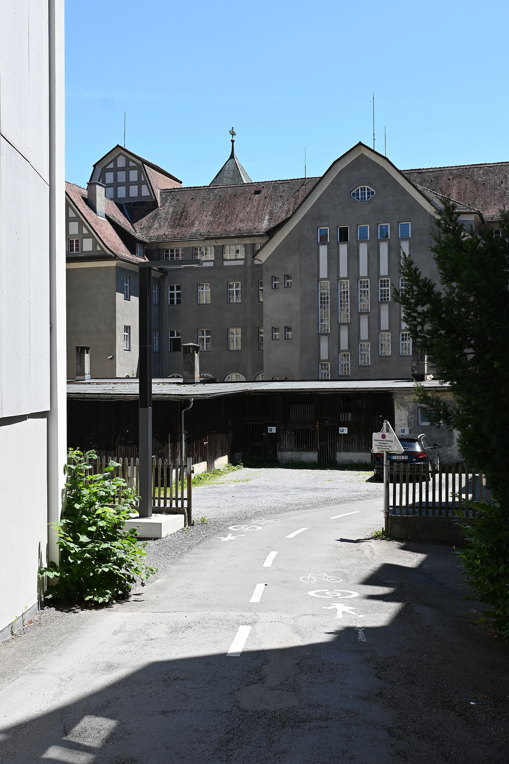 Innenhof Gilmerstraße Innenhof Gilmerstraße