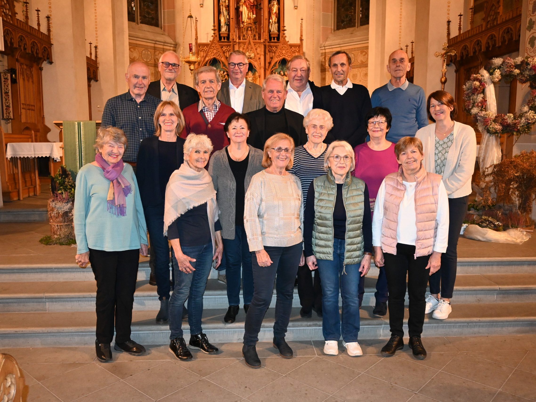 Der Schwarzacher Kirchenchor gestaltete zum letzten Mal einen Gottesdienst in der Kirche St. Sebastian. Der Schwarzacher Kirchenchor gestaltete zum letzten Mal einen Gottesdienst in der Kirche St. Sebastian.