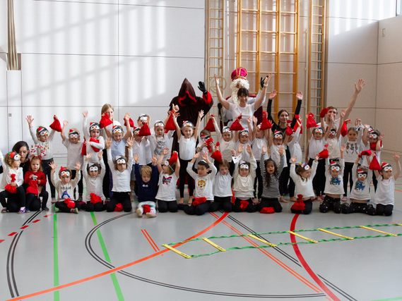 Das Nikolausturnen - ein beliebtes Event der TS Hard in der Vorweihnachtszeit. Das Nikolausturnen - ein beliebtes Event der TS Hard in der Vorweihnachtszeit.