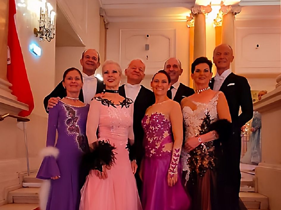 Von links: Birgit und Manfred Trefalt, Elisabeth und Stefan Szalay, Evelyn und Kurt Summer sowie Astrid und Robert Rheinberger. Von links: Birgit und Manfred Trefalt, Elisabeth und Stefan Szalay, Evelyn und Kurt Summer sowie Astrid und Robert Rheinberger.