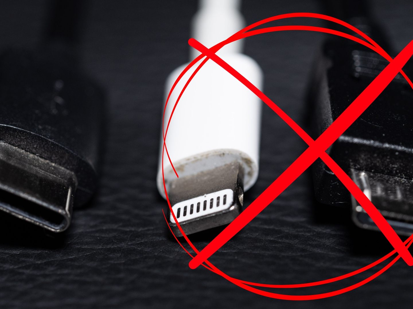 Alte Modelle wie der Mikro-USB-Anschluss und der Lightning-Stecker für iPhones fallen weg. Alte Modelle wie der Mikro-USB-Anschluss und der Lightning-Stecker für iPhones fallen weg.