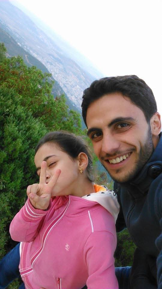 Aljardi seiner Flucht in In Masyaf mit seiner Schwester, die damals acht Jahre alt war. Heute ist sie 19 Jahre alt. Aljardi seiner Flucht in In Masyaf mit seiner Schwester, die damals acht Jahre alt war. Heute ist sie 19 Jahre alt.