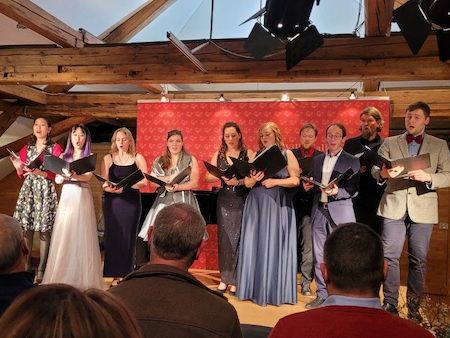 Benefizkonzert zur Unterstützung von Brustkrebspatientinnen. Benefizkonzert zur Unterstützung von Brustkrebspatientinnen.