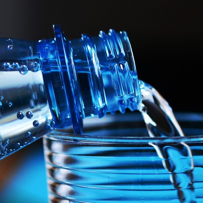 Die Ewigkeits-Chemikalie TFA belastet teils auch österreichische Mineralwasser.