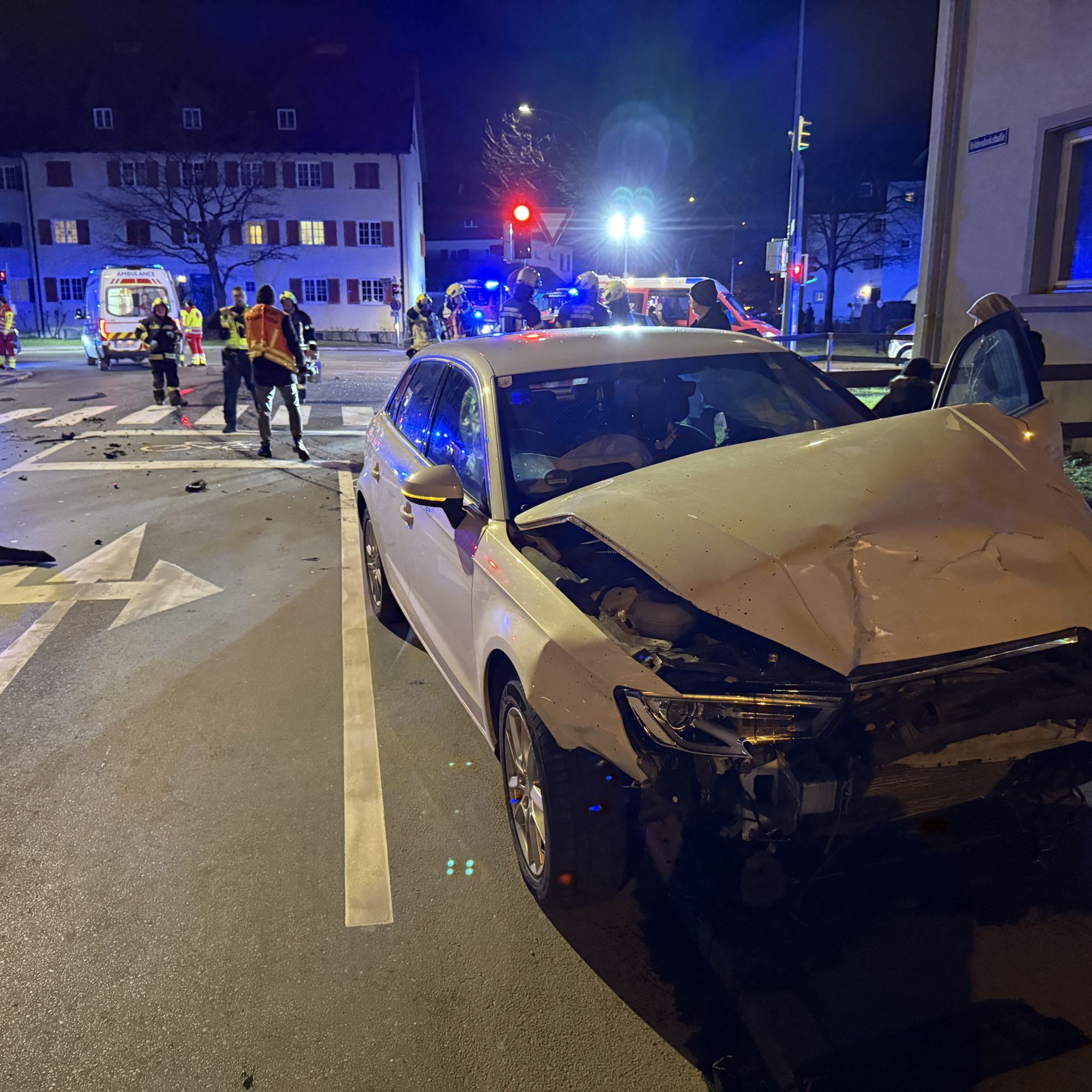 An beiden Pkw entstand erheblicher Sachschaden